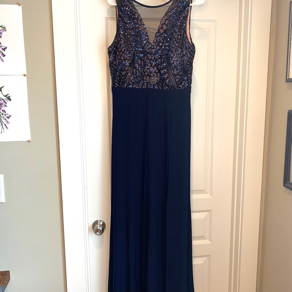 Gorgeous Navy Blue Sequin Gown 🦋 (worn once!)